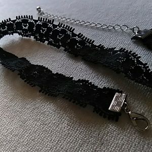 Free with purchase! Lace stretch fasten choker